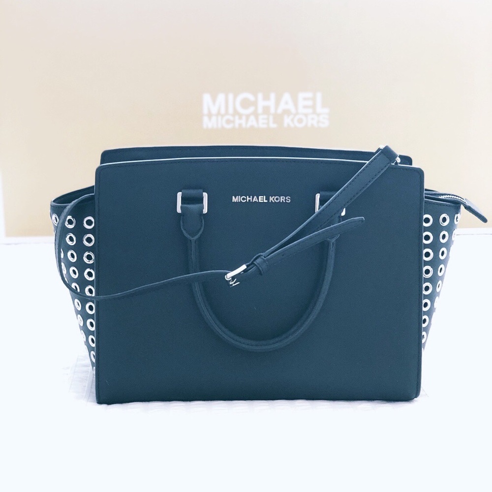 Michael kors 
Medium Selma Grommet